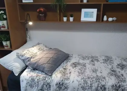 Habitación en piso compartido de 4 habitaciones en Zaragoza, ideal para profesionales y estudiantes. en Zaragoza
