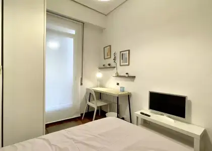 Habitación en piso compartido de 5 dormitorios en alquiler en Castaños, con todos los gastos incluidos en Bilbao