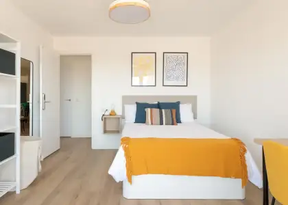 Habitación en piso compartido de 5 habitaciones en Alicante, no fumadores, no se admiten mascotas. en Alicante (Alacant)