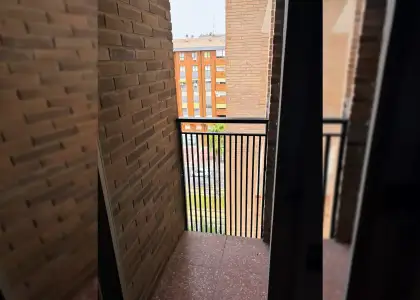 Habitación en un piso compartido de 5 habitaciones en Murcia, con algunos gastos incluidos. en Murcia