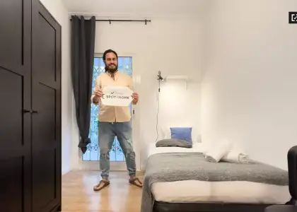 Habitación en un piso compartido de 7 dormitorios en alquiler en Sant Antoni en Barcelona