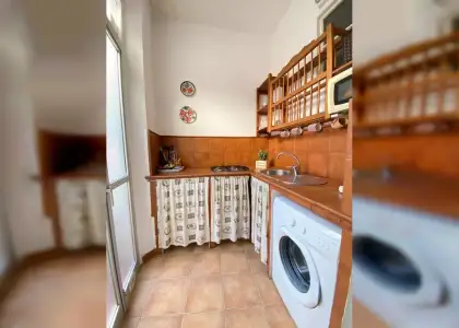 Se alquila habitación en piso compartido de 4 habitaciones en Centro Histórico, todos los gastos incluidos. en Málaga