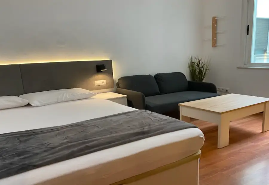Se alquila habitación en piso compartido de 5 habitaciones en Salamanca. en Salamanca